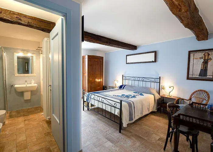 Fermo Della Guazzona Bed & Breakfast