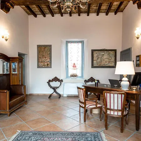 Fermo Della Guazzona ベッド・アンド・ブレックファスト ブッセート