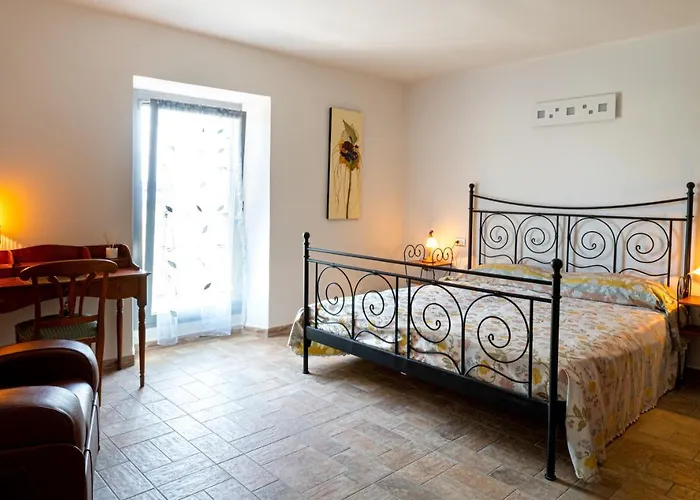 Fermo Della Guazzona ブッセート